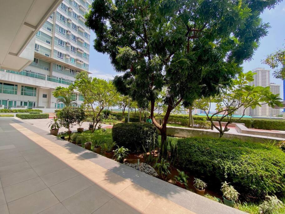 Makati Penthouse With Stunning City Skyline View Manila Exterior foto